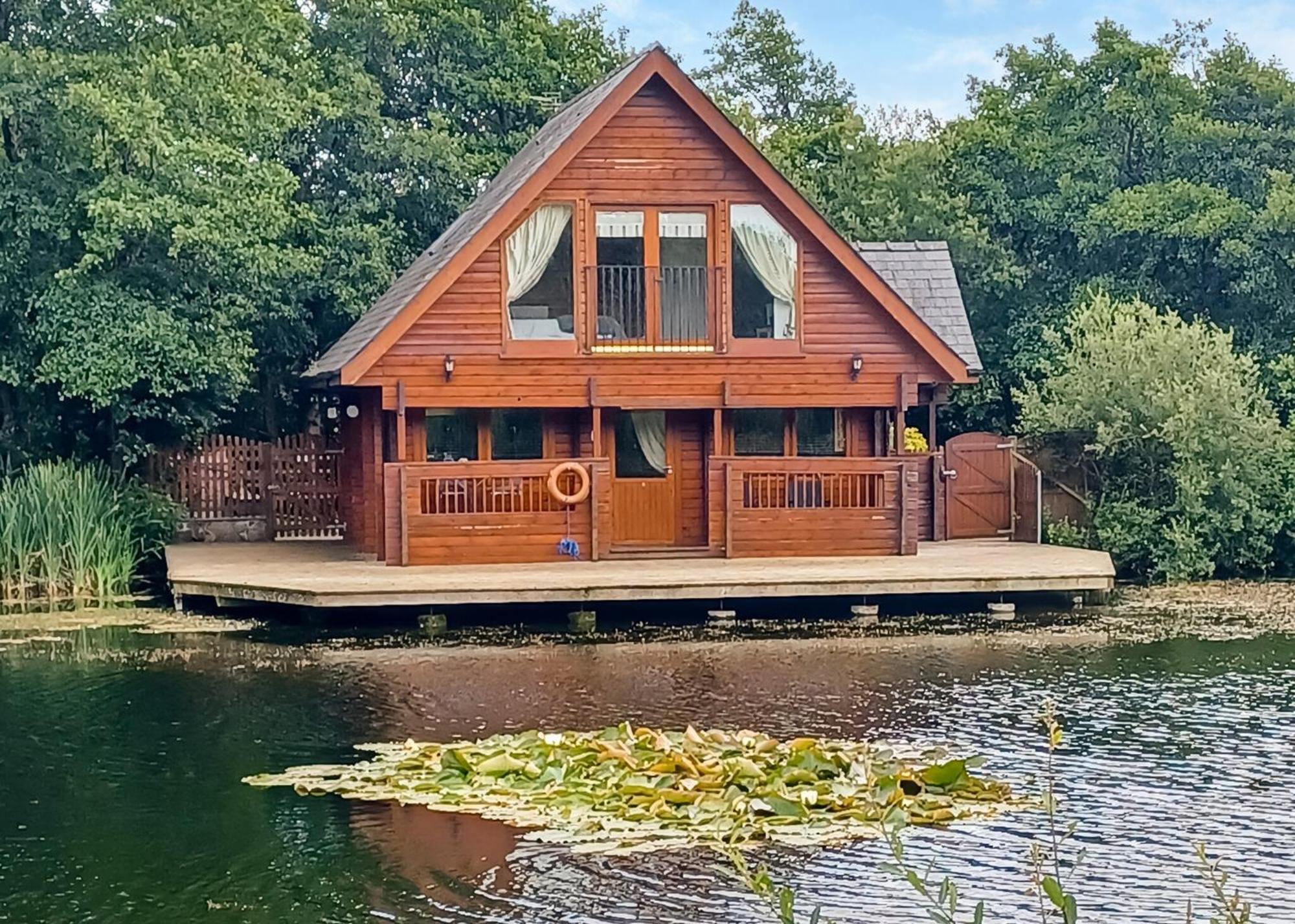 Anglesey Lakeside Lodges Menai Bridge Chambre photo
