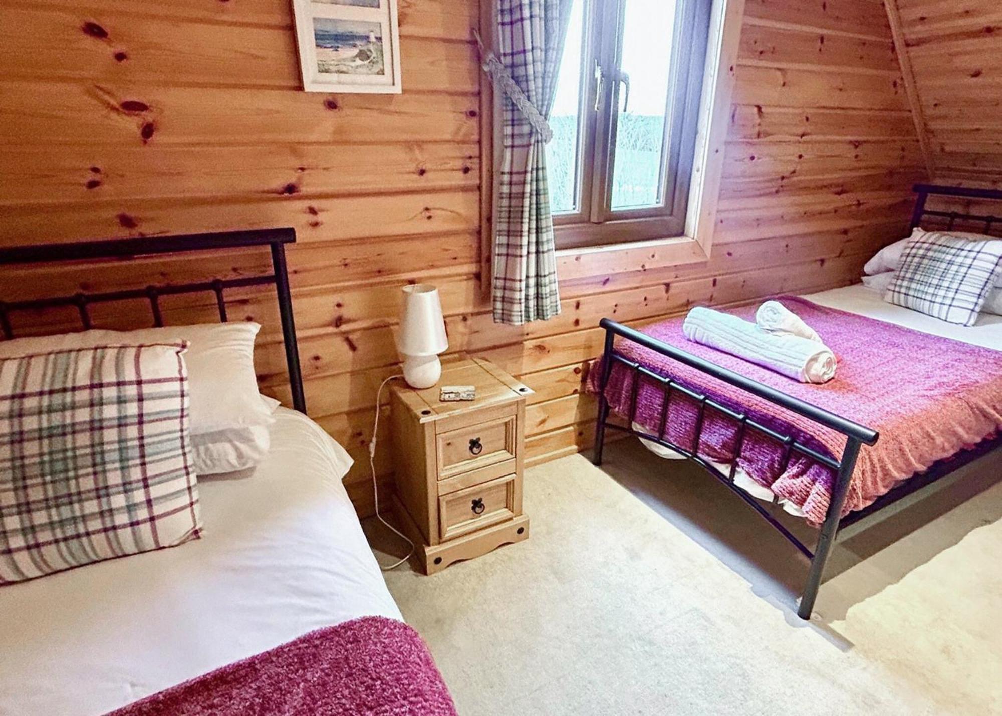 Anglesey Lakeside Lodges Menai Bridge Chambre photo