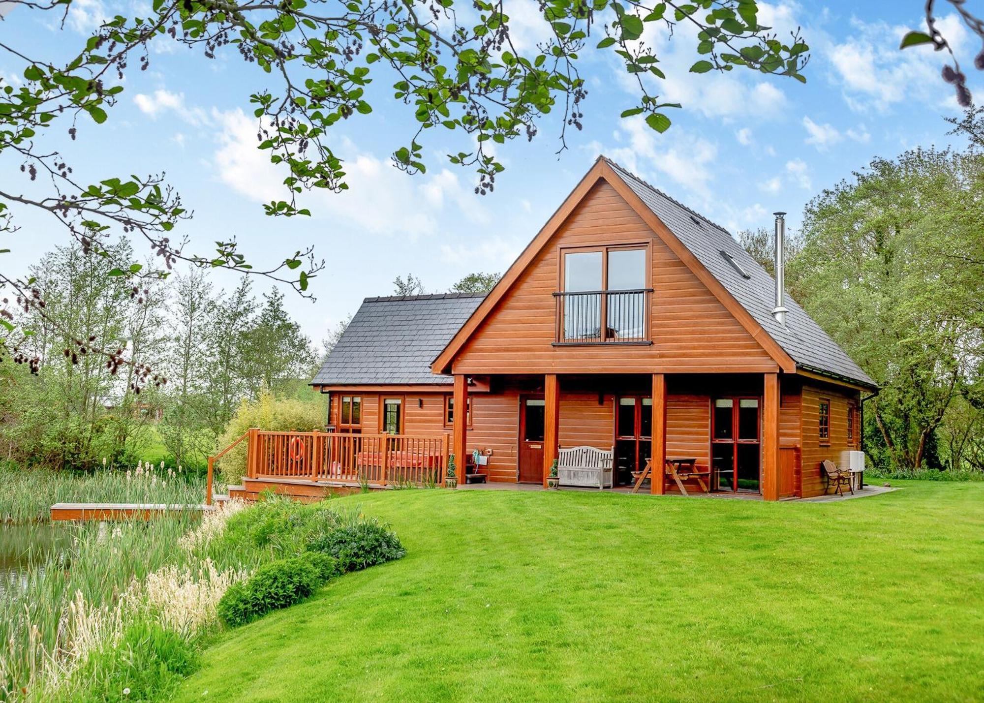 Anglesey Lakeside Lodges Menai Bridge Extérieur photo